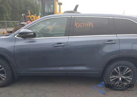 2018 Toyota Highlander Le из США, поврежденный, VIN 5TDBZRFH8JS875311